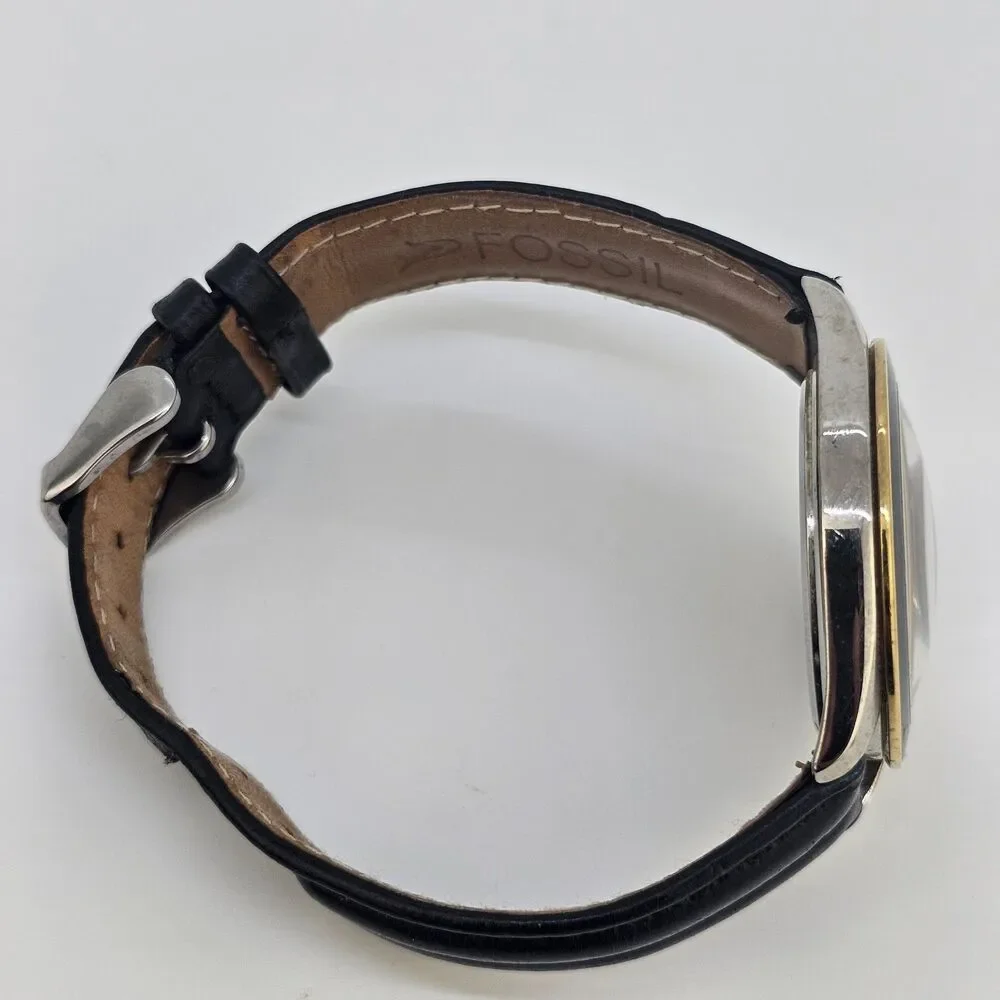 VTG Fossil New Orleans Saints NFL Men Watch 37MM Black Leather Bands New Battery